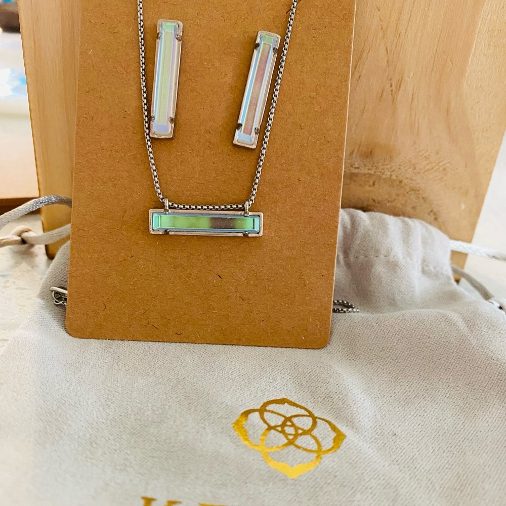 Kendra Scott Silver Necklace with Iridescent Bars